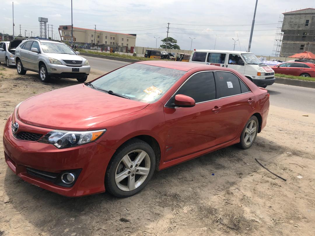 2014 TOYOTA CAMRY
