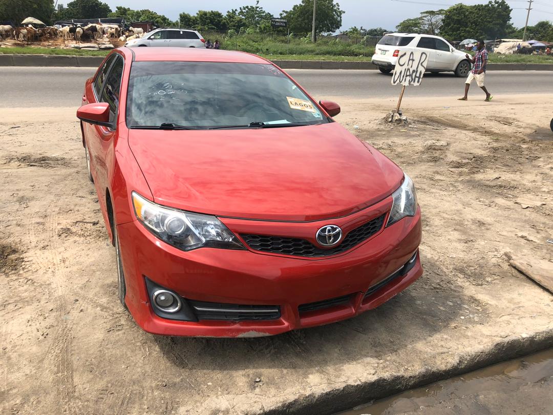 2014 TOYOTA CAMRY